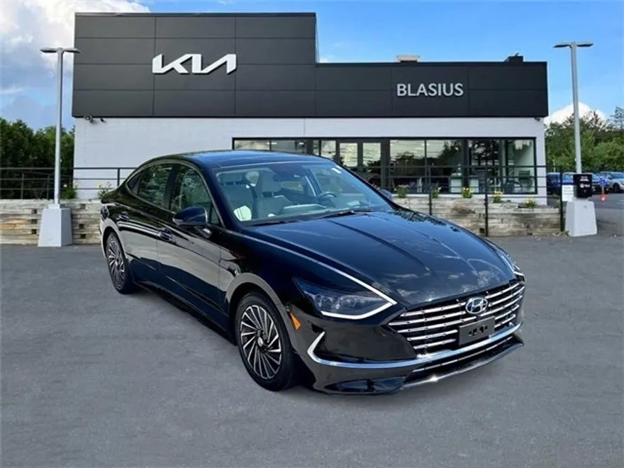 2023 Hyundai Sonata Hybrid Limited photo 1