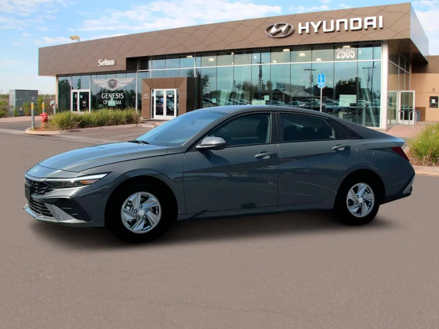 2025 Hyundai Elantra SE photo 1