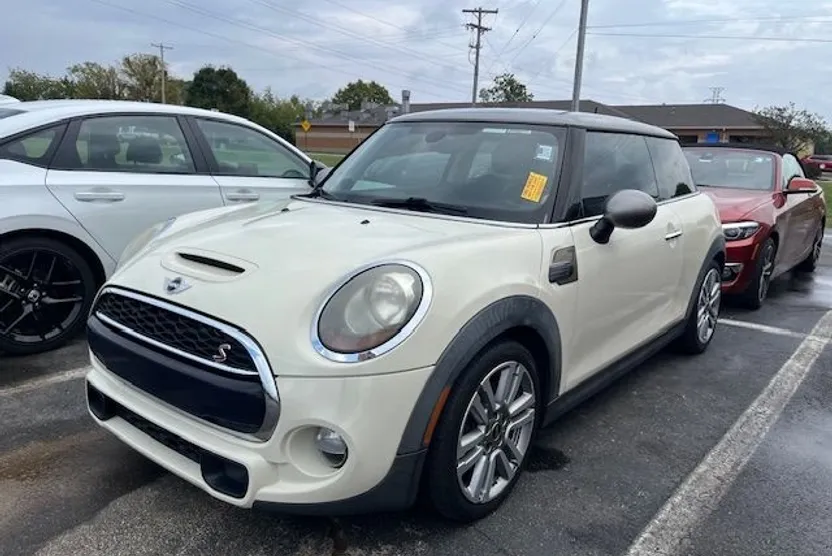 2017 Mini Cooper 2 Door Hardtop Base photo 1