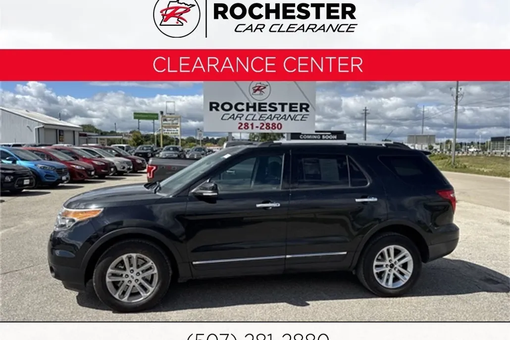 2015 Ford Explorer XLT photo 1