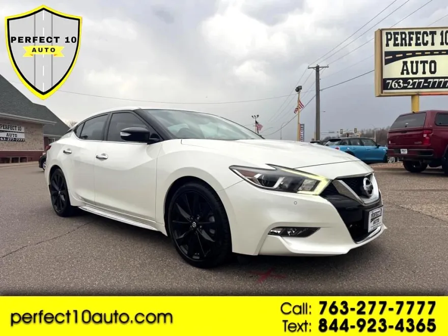 2017 Nissan Maxima SR photo 1