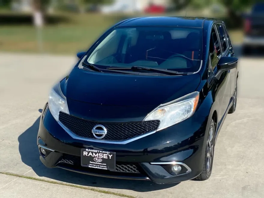 2015 Nissan Versa Note SR photo 1