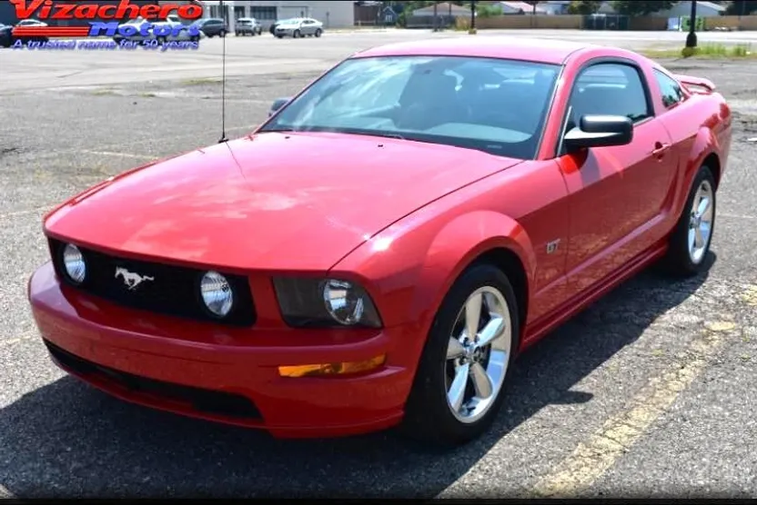 2006 Ford Mustang GT Deluxe photo 1