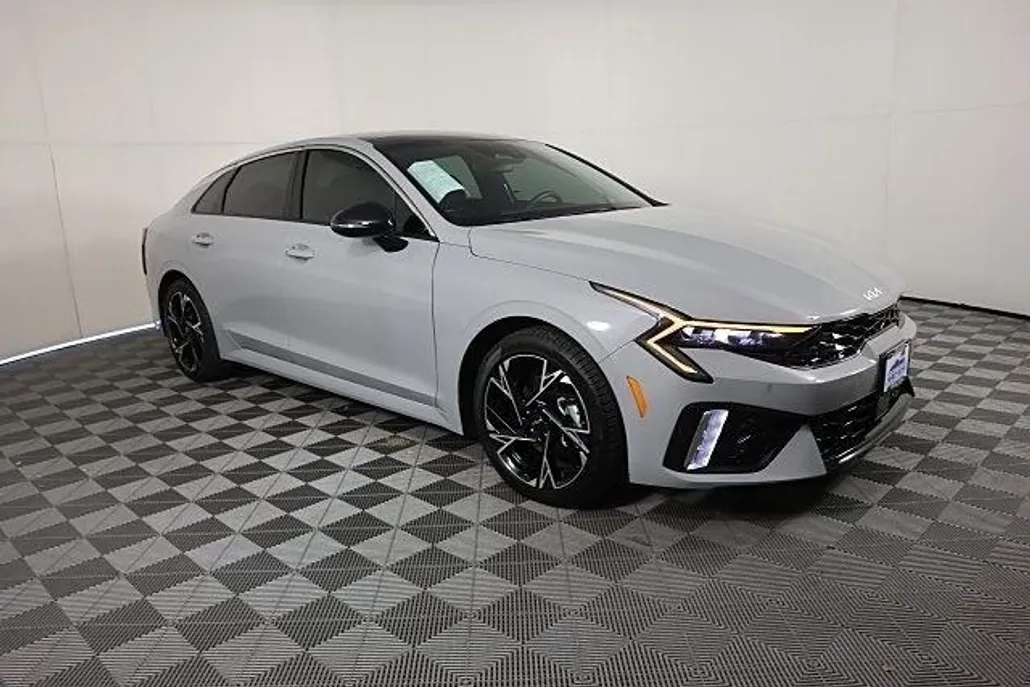 2025 Kia K5 GT-Line photo 1