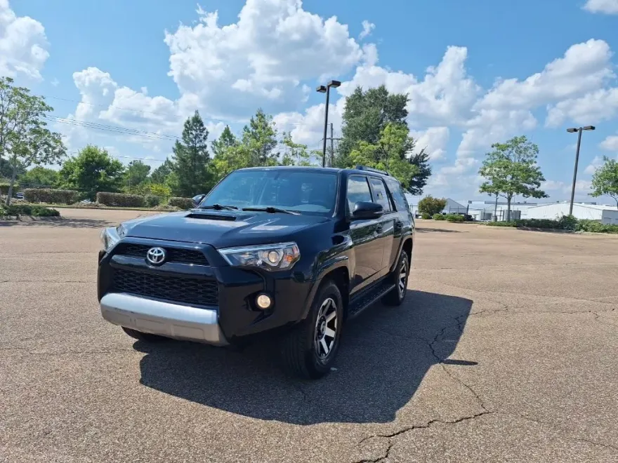 2018 Toyota 4Runner TRD Off-Road Premium photo 1