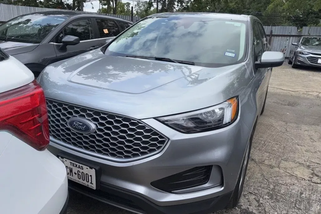 2024 Ford Edge SEL photo 1