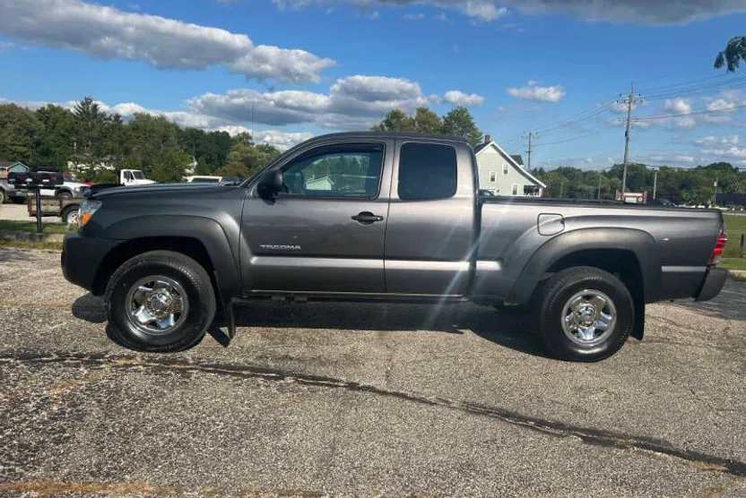 2011 Toyota Tacoma V6 photo 1