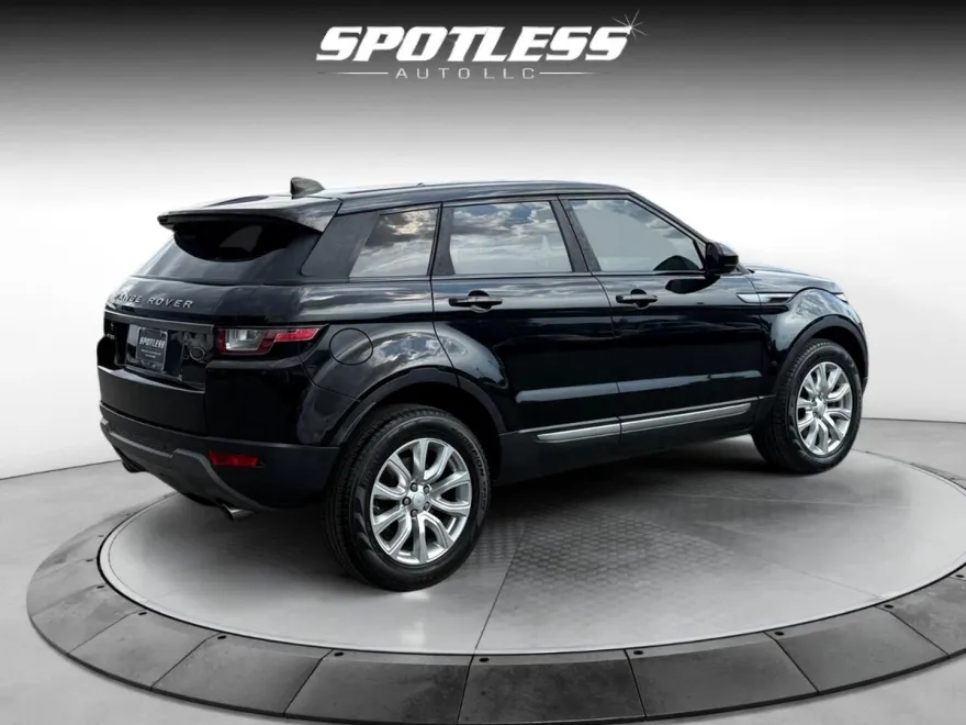 2018 Land Rover Range Rover Evoque SE photo 1