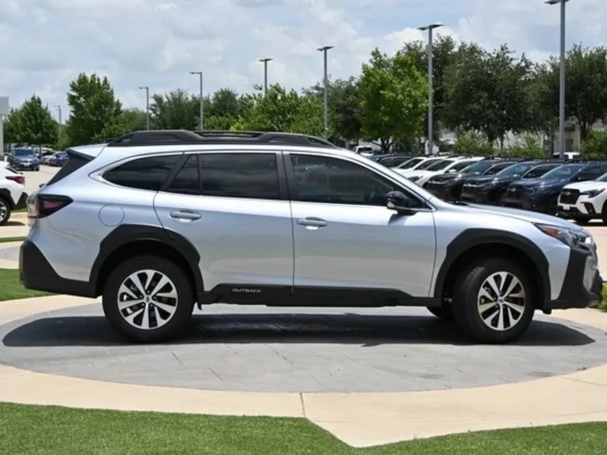 2025 Subaru Outback Premium photo 1