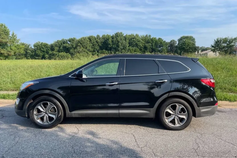 2015 Hyundai Santa Fe GL photo 1