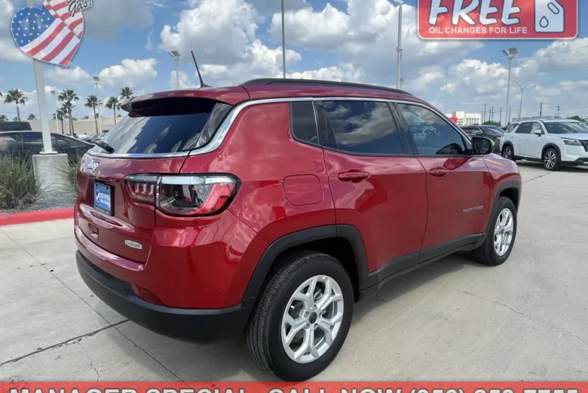 2025 Jeep Compass Latitude photo 1