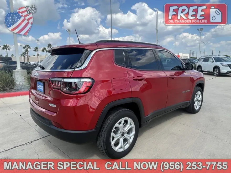 2025 Jeep Compass Latitude photo 1