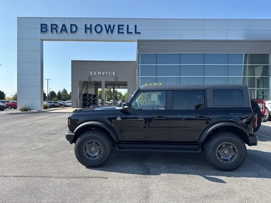 2025 Ford Bronco Outer Banks photo 1