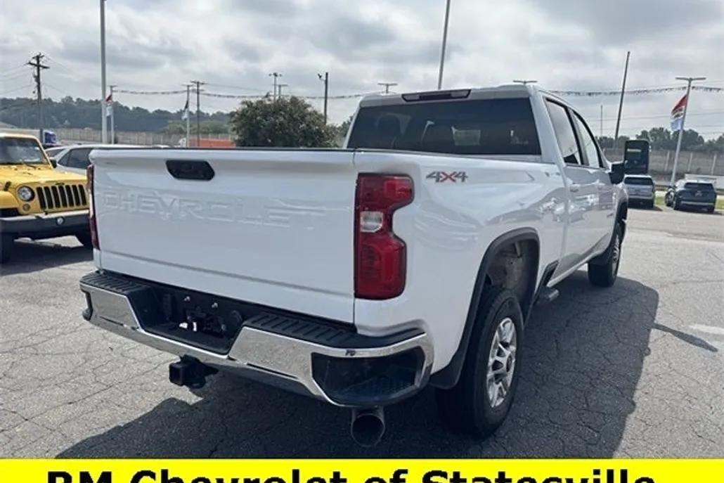 2024 Chevrolet Silverado 2500HD LT photo 1
