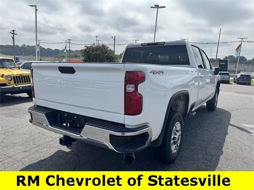 2024 Chevrolet Silverado 2500HD LT photo 1