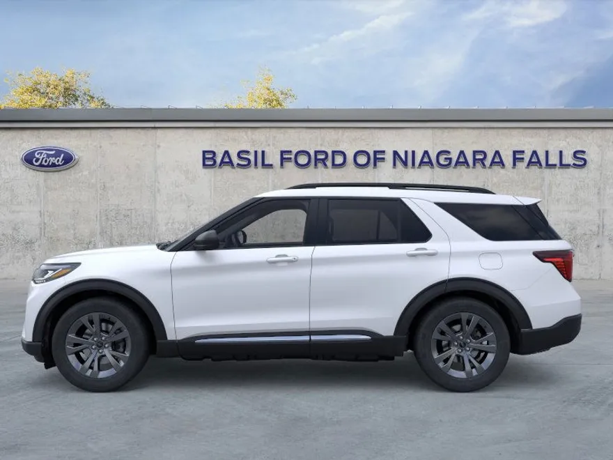 2025 Ford Explorer photo 1