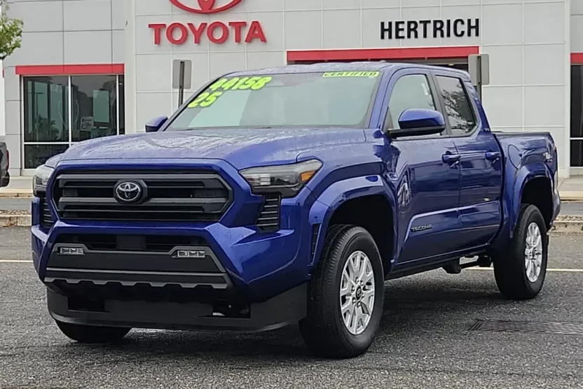 2025 Toyota Tacoma SR5 Double Cab photo 1