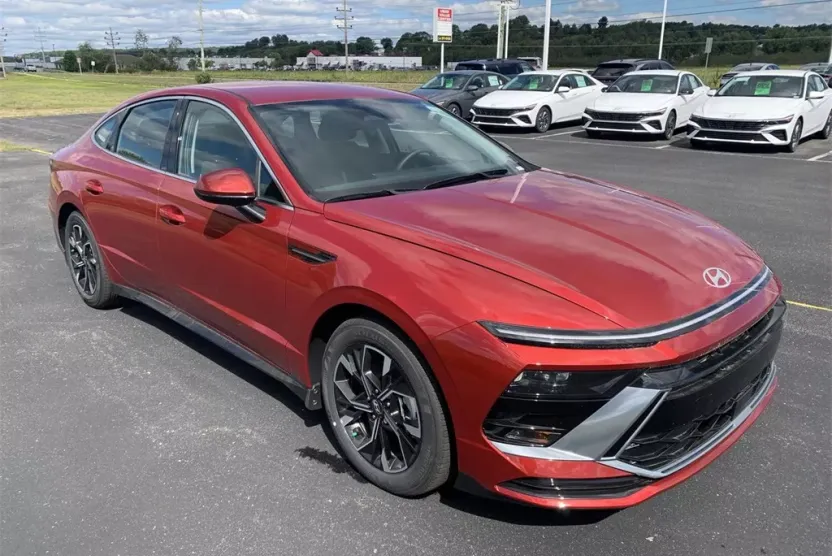 2025 Hyundai Sonata SEL photo 1
