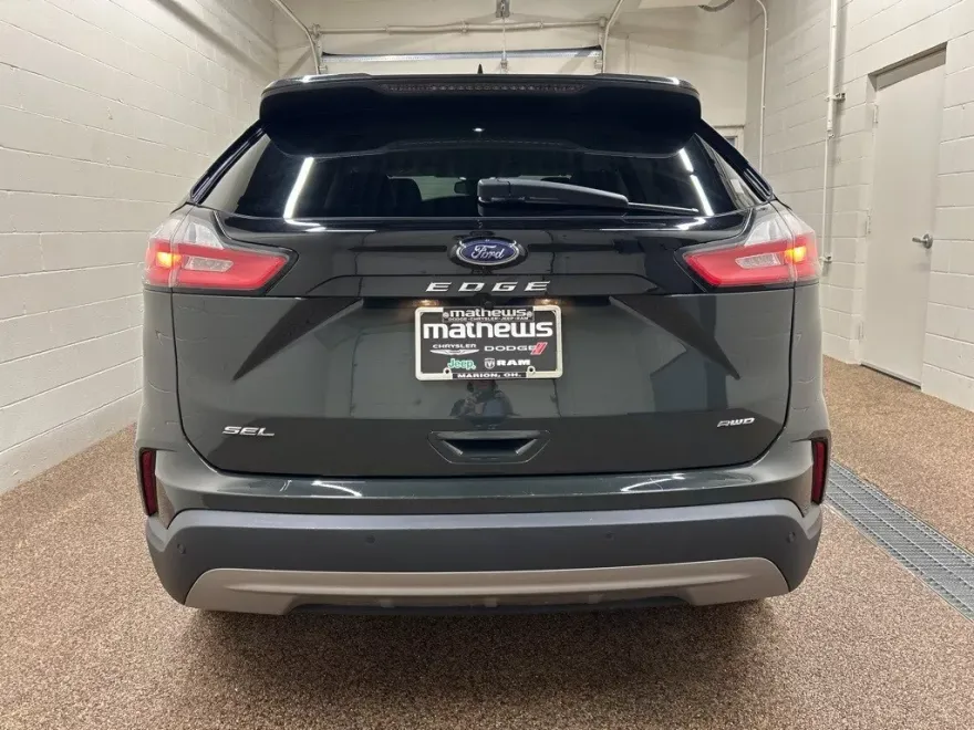 2023 Ford Edge SEL photo 1
