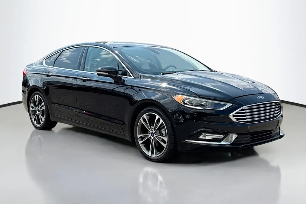2017 Ford Fusion Titanium photo 1