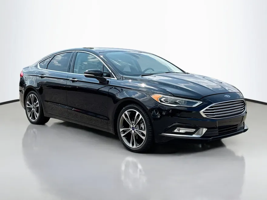2017 Ford Fusion Titanium photo 1