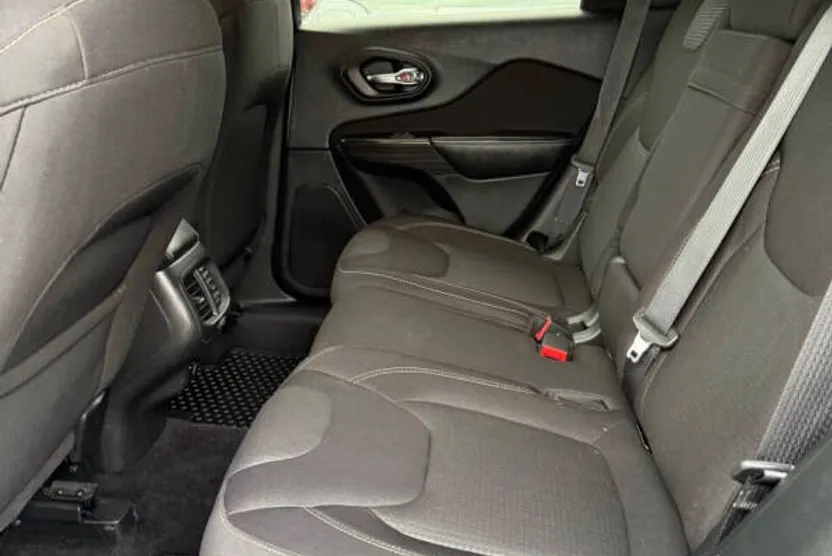 2017 Jeep Cherokee Latitude photo 1