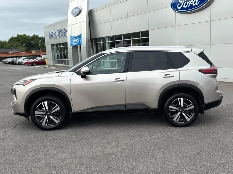 2024 Nissan Rogue SL photo 1