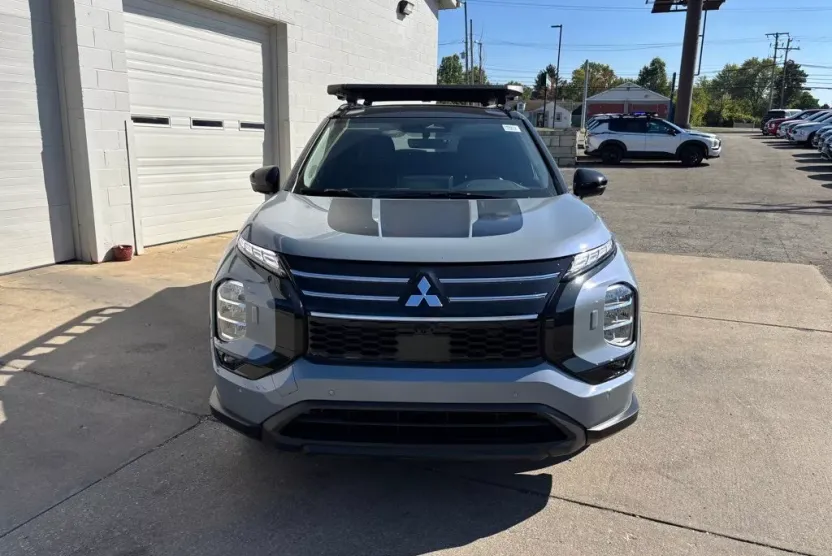 2025 Mitsubishi Outlander 2.5 S-AWC photo 1