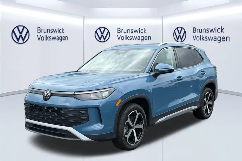 2025 Volkswagen Tiguan SE photo 1