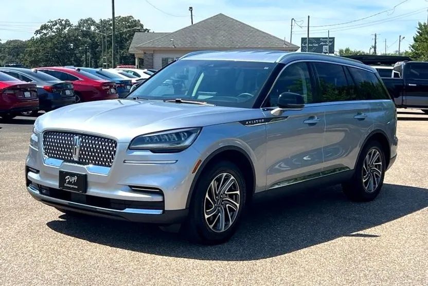 2022 Lincoln Aviator Standard photo 1