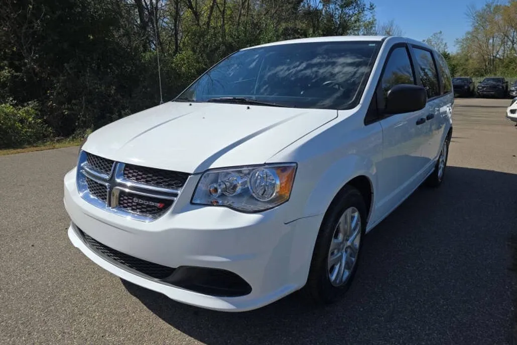 2020 Dodge Grand Caravan SE photo 1