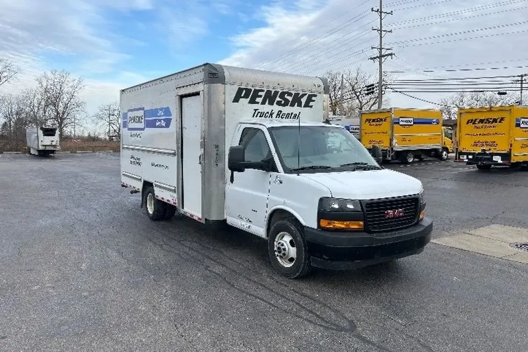 2022 Gmc Savana 3500 Cutaway photo 1