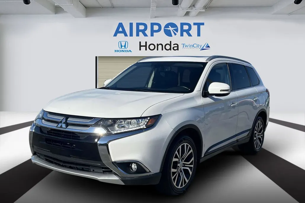 2017 Mitsubishi Outlander SEL S-AWC photo 1