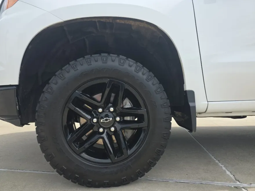 2023 Chevrolet Silverado 1500 Custom Trail Boss photo 1