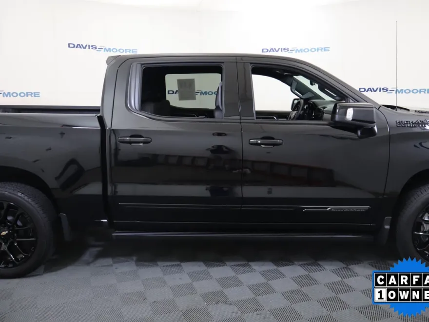 2025 Chevrolet Silverado 1500 High Country photo 1
