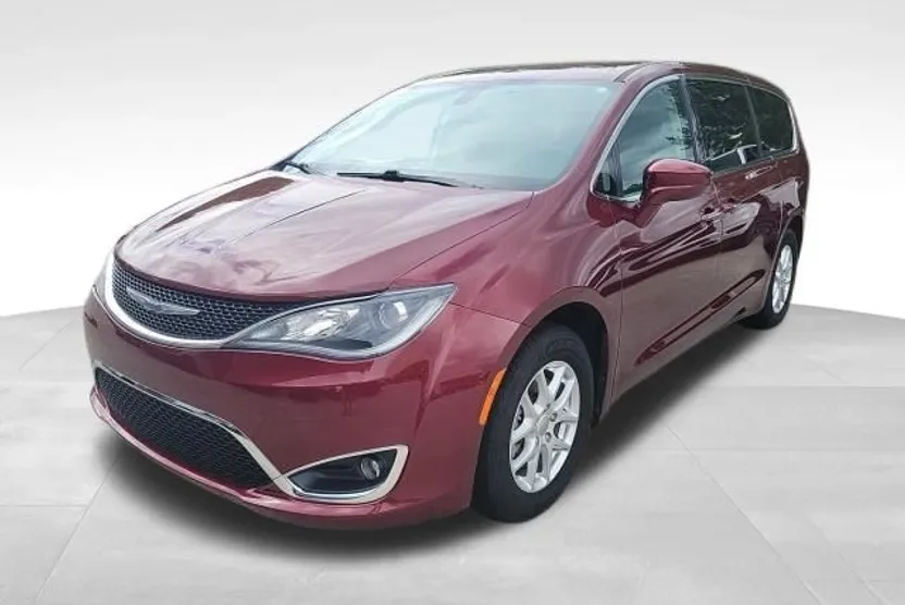 2020 Chrysler Pacifica Touring photo 1