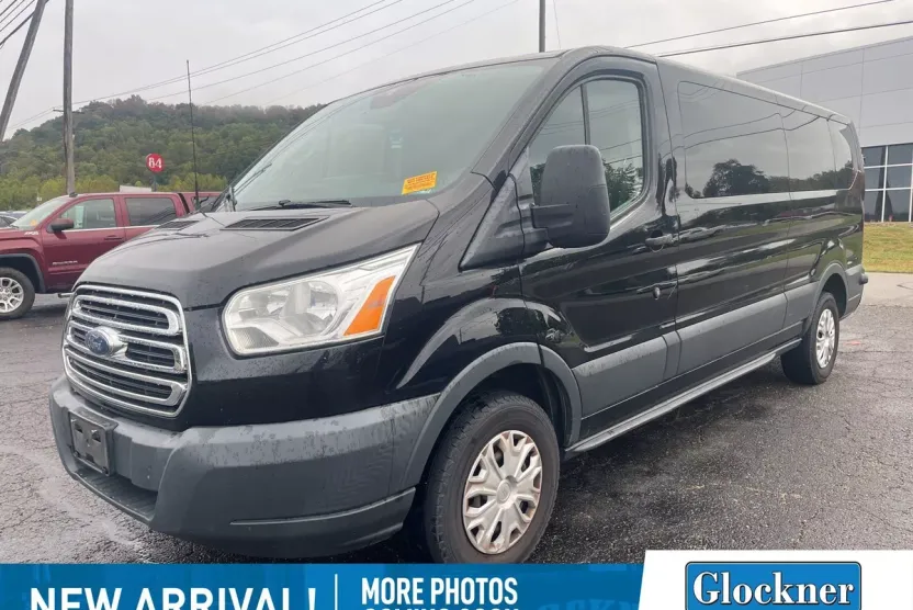 2017 Ford Transit XLT photo 1