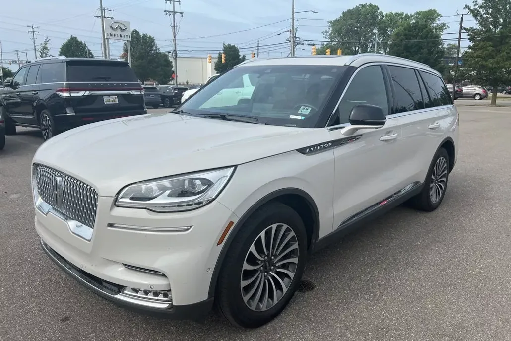 2022 Lincoln Aviator Reserve photo 1