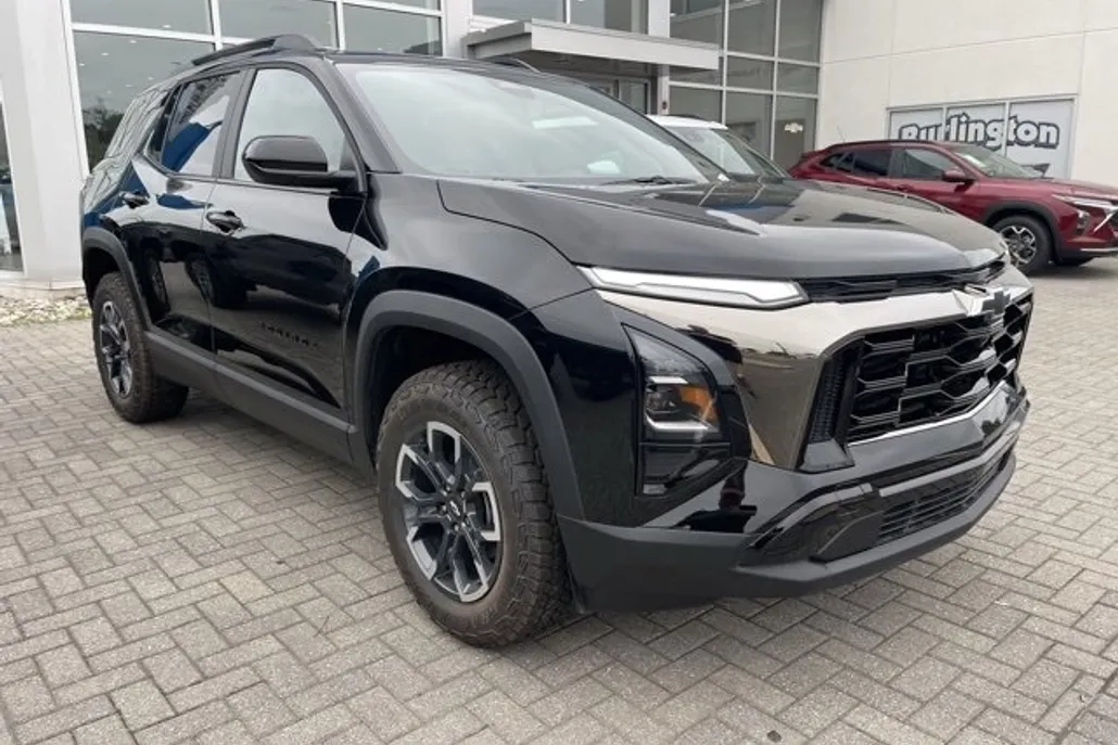 2026 Chevrolet Equinox ACTIV photo 1