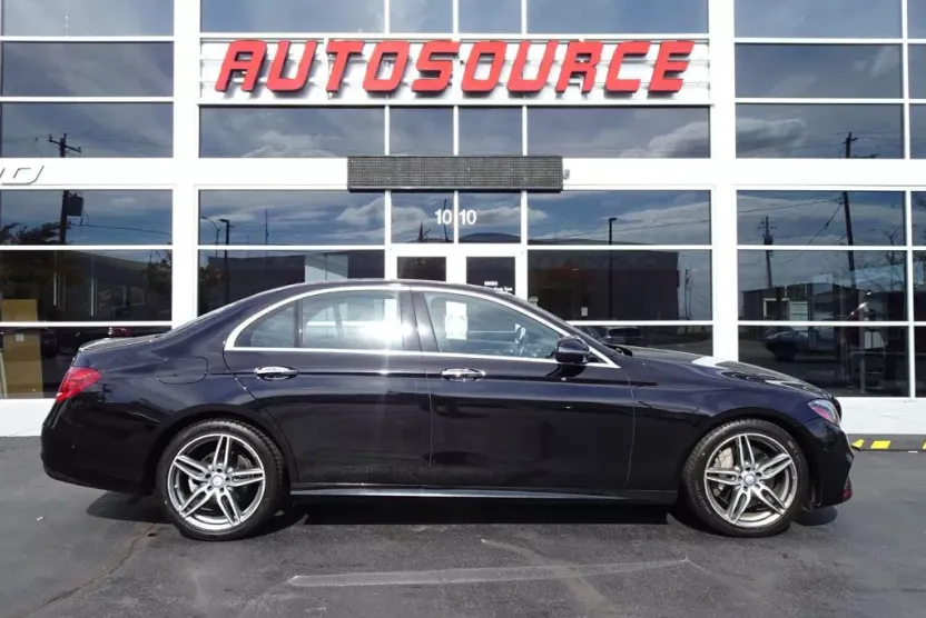 2017 Mercedes Benz E 300 Sport 4MATIC Sedan photo 1