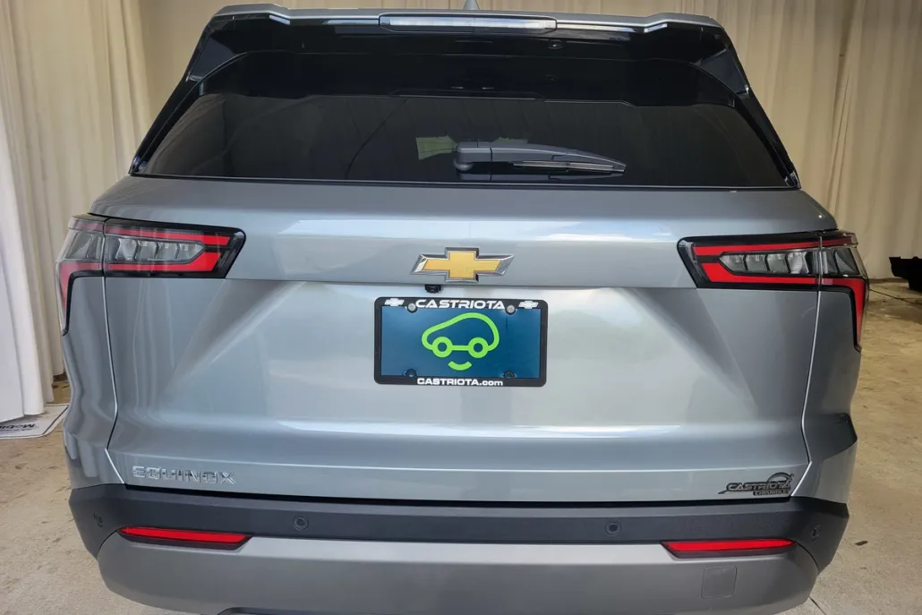 2025 Chevrolet Equinox LT photo 1