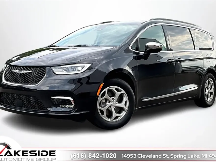 2022 Chrysler Pacifica Limited photo 1
