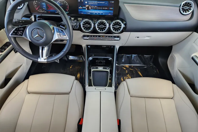 2025 Mercedes Benz GLA 250 photo 1