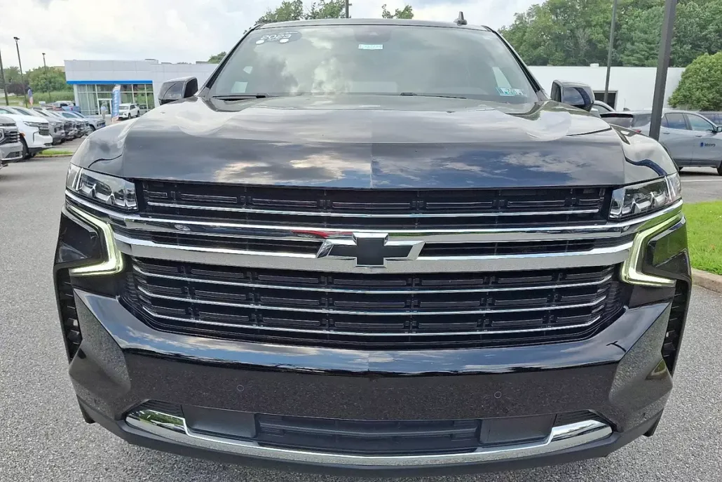 2023 Chevrolet Tahoe LT photo 1