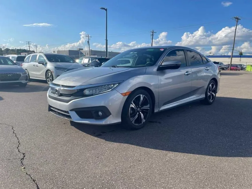 2016 Honda Civic Touring photo 1