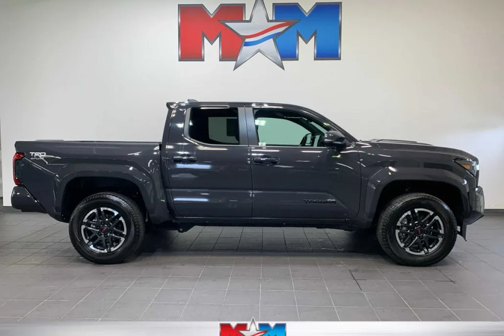 2024 Toyota Tacoma TRD Sport photo 1