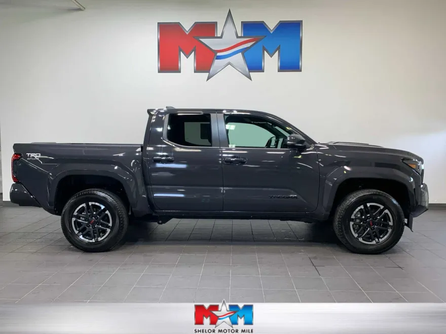 2024 Toyota Tacoma TRD Sport photo 1