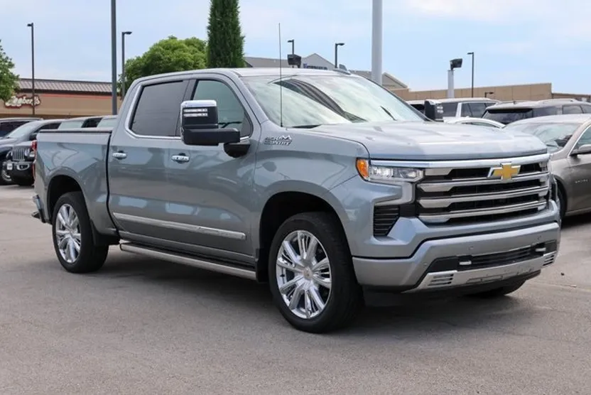 2024 Chevrolet Silverado 1500 High Country photo 1