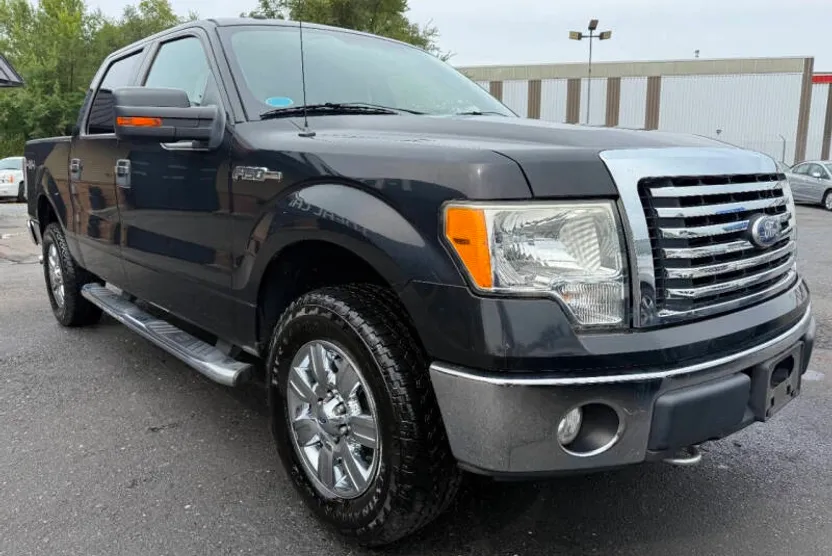2010 Ford F-150 XLT photo 1