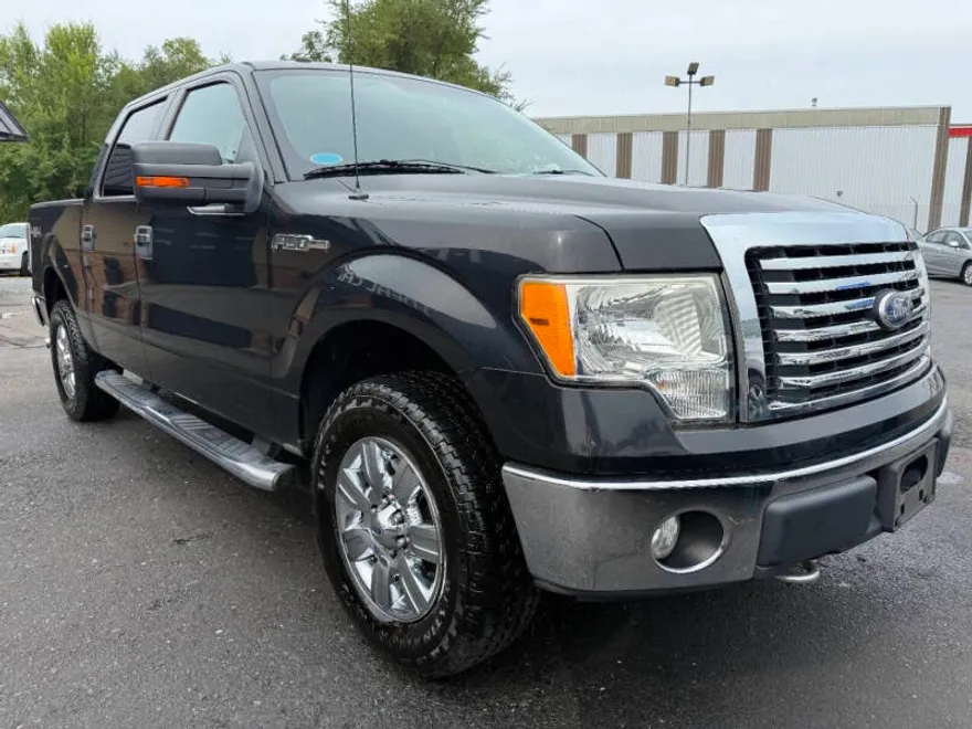 2010 Ford F-150 XLT photo 1